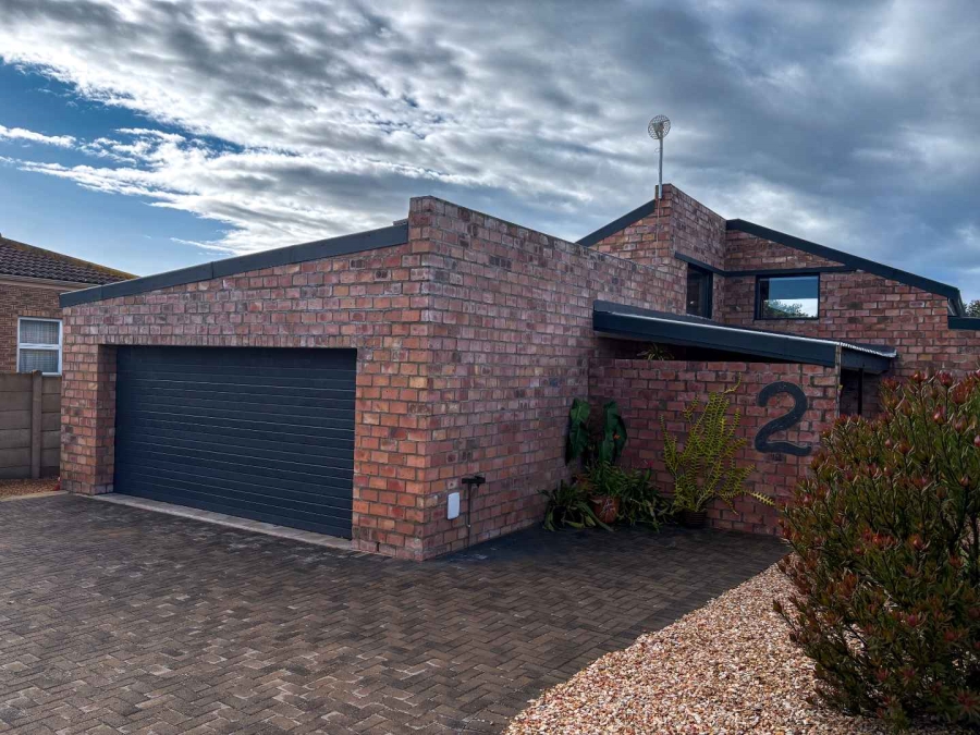 3 Bedroom Property for Sale in Stilbaai Wes Western Cape